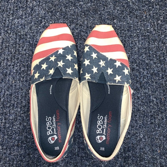 Skechers Shoes - America Flag Bobs women’s 8w